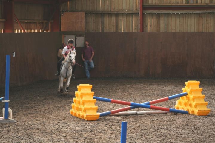 chestnuts-riding-school-035Jumping chestnuts-riding-school-035Jumping