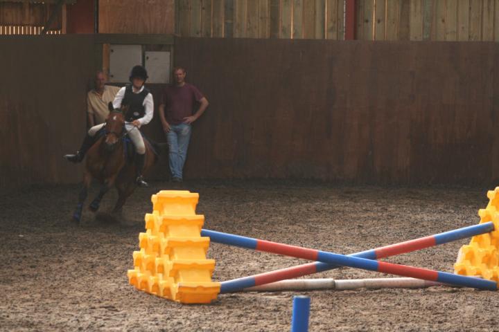 chestnuts-riding-school-050Jumping chestnuts-riding-school-050Jumping
