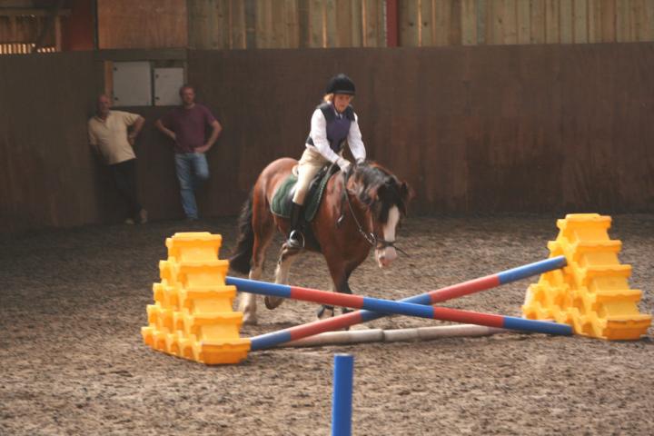 chestnuts-riding-school-057Jumping chestnuts-riding-school-057Jumping
