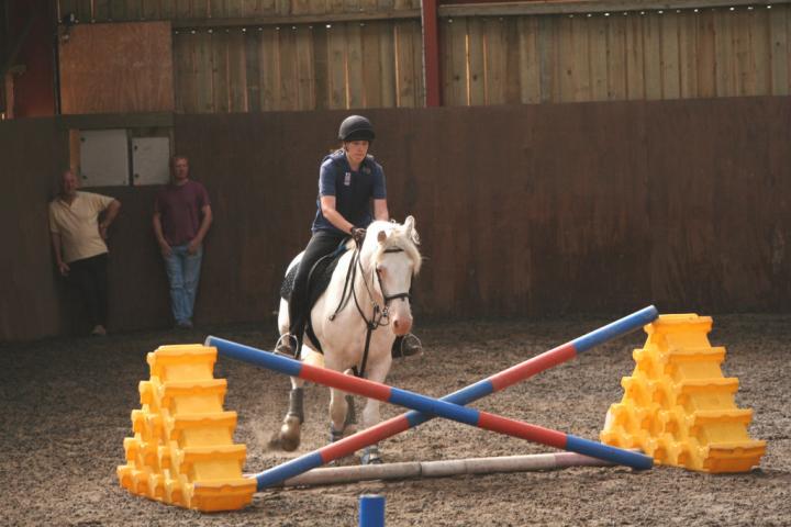 chestnuts-riding-school-080Jumping chestnuts-riding-school-080Jumping