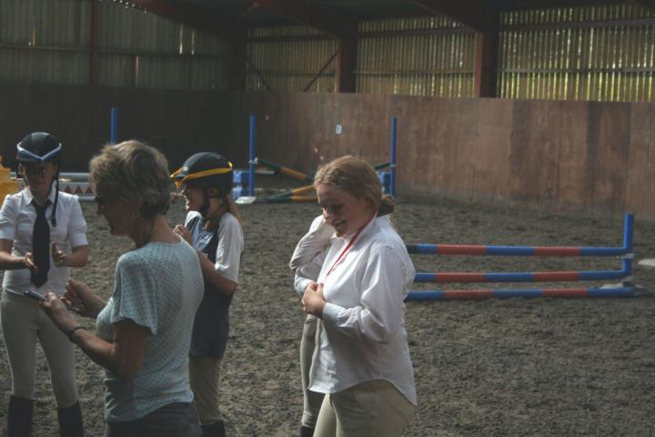 chestnuts-riding-school-111Jumping chestnuts-riding-school-111Jumping