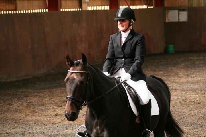 chestnuts-riding-school-sussex-brighton-dressage-2006-05-10-2008-42 chestnuts-riding-school-sussex-brighton-dressage-2006-05-10-2008-42