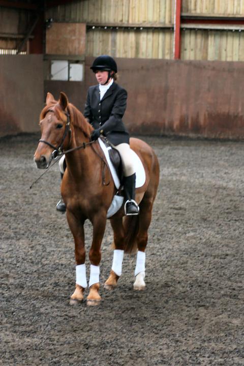victoria-and-mcginty-chestnuts-riding-school-13-05-2009-b008-25
